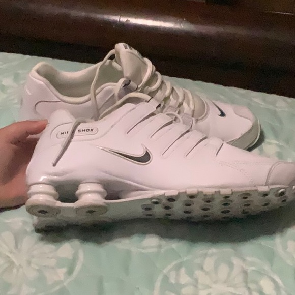 Nike Shox - Picture 2 of 4